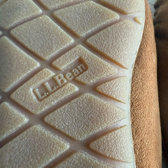 L.L. Bean Women’s Suede Moccasins Camp Genuine shearling lamb Rubber outsole 8 - Picture 10 of 10